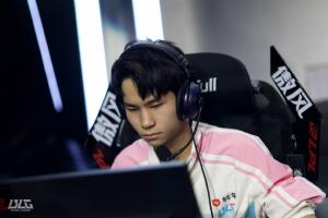 可圈可点！Wenbo后两局亮眼表现 掘墓单点突破鳄鱼连找机会